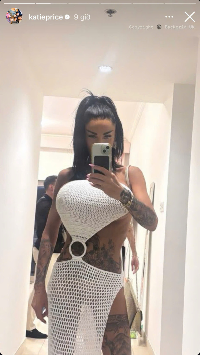 Katie Price “thả dáng” gợi cảm trong kỳ nghỉ ở Dubai - (Ảnh chụp từ story Instagram của nhân vật).