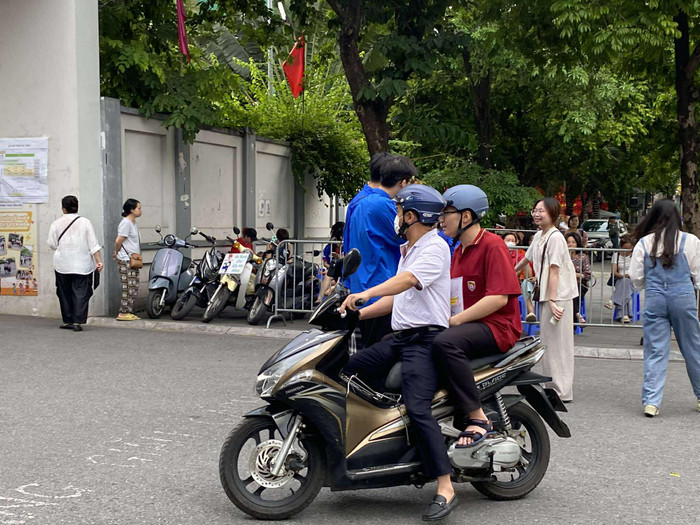 Sáng nay, hơn 1,1 sĩ tử sẽ thi môn Ngữ Văn. Ảnh: Phương Thảo