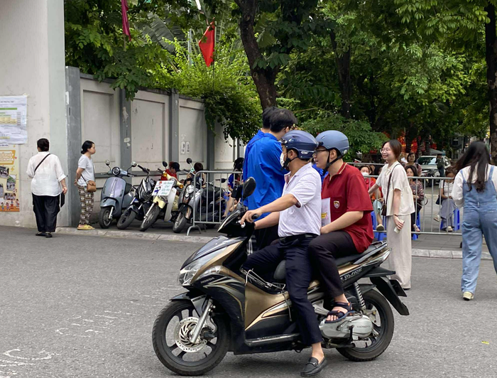 Kỳ thi năm nay là năm đầu tiên áp dụng hoàn toàn chương trình giáo dục phổ thông mới 2018 đối với lứa học sinh lớp 12. 