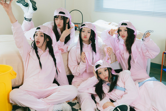 Vì sao NewJeans 'bó tay' trước ADOR? Ảnh 1