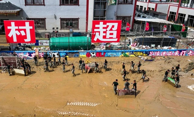 Clip: Lũ lụt kinh hoàng tại Trung Quốc, cả một tỉnh chìm trong biển nước Ảnh 2