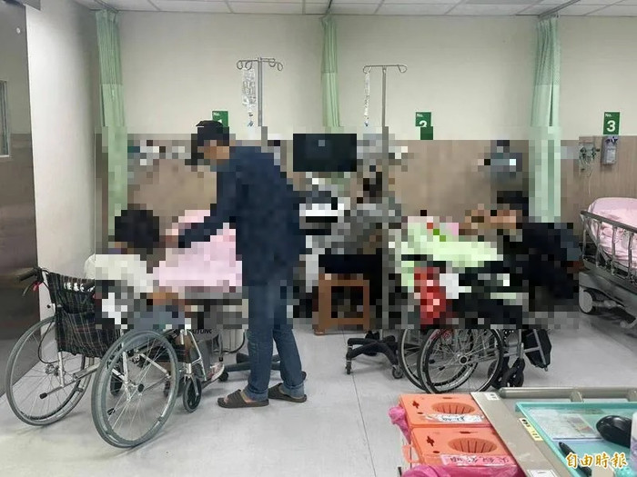 Giáo viên tổ chức nướng thịt trong lớp, 5 học sinh nhập viện Ảnh 2