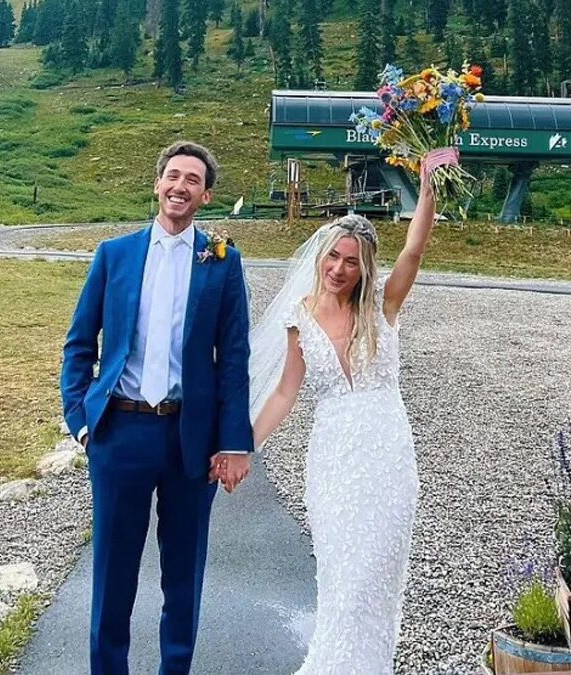 Đi hưởng tuần trăng mật, người chồng bị sét đánh tử vong trước mặt vợ Ảnh 1