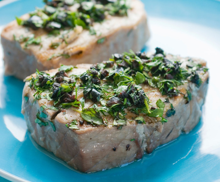 Cá ngừ nướng. (Ảnh New York Times Cooking)
