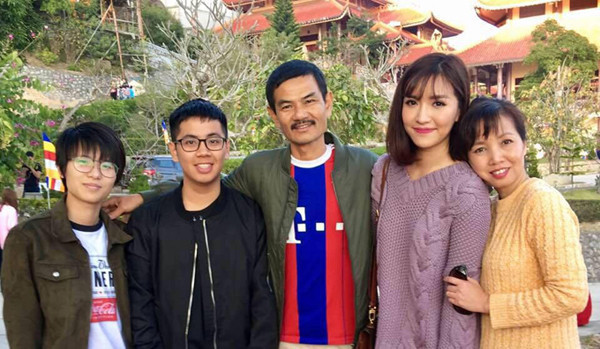 Mẹ ruột nhận xét khó đỡ khi Bích Phương khóc nức nở trên truyền hình Ảnh 2