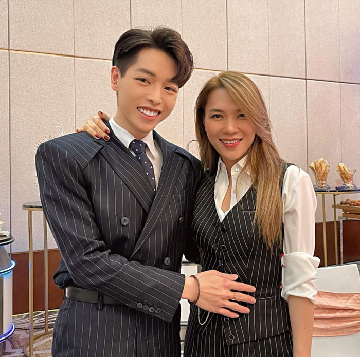 Sau nhiều năm, Đức Phúc vẫn duy trì mối quan hệ thân thiết, gắn bó với 'người thầy' Mỹ Tâm. (Ảnh: FBNV)