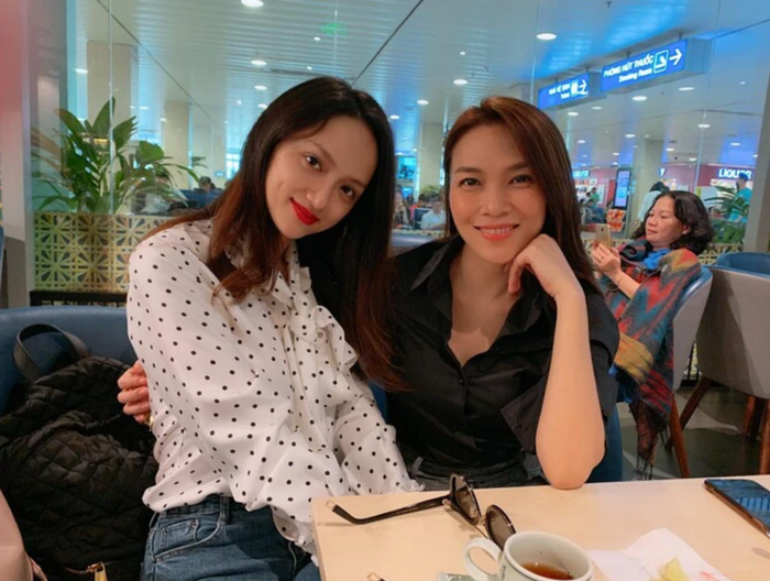 Mỹ Tâm chính là người nâng đỡ Hương Giang thuở mới vào nghề. (Ảnh: Sưu tầm)
