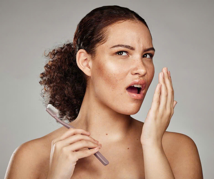 Chăm sóc răng miệng không đúng cách có thể gây ra nhiều vấn đề. (Ảnh: Pinterest)