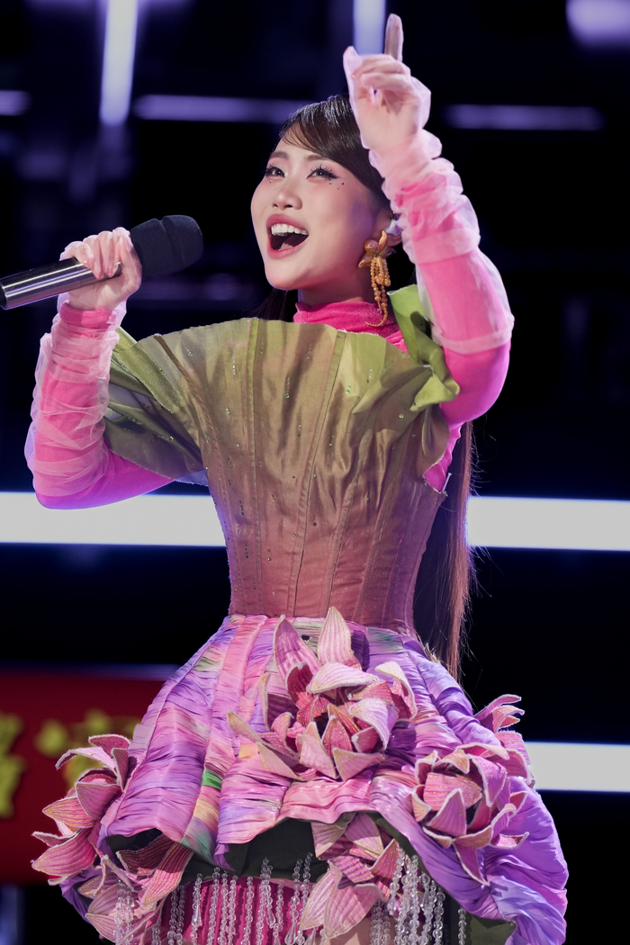 Phương Mỹ Chi ghi dấu ấn với khán giả châu Á tại sân chơi Sing! Asia 2025. (Ảnh: FBNV)