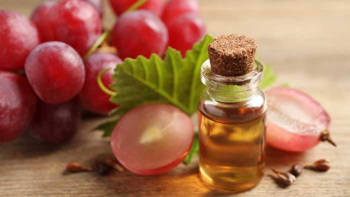 Vỏ nho là “trợ lý sinh học” giúp não cảm nhận mát mẻ, thue giãn.