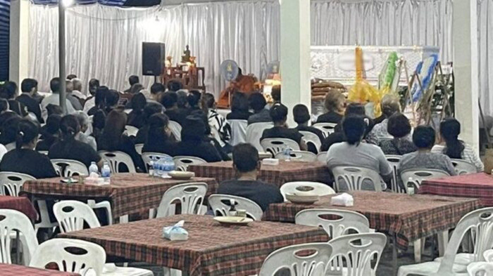 Bà cụ qua đời bất ngờ sống dậy giữa đám tang khiến gia đình hỗn loạn (Ảnh minh họa).