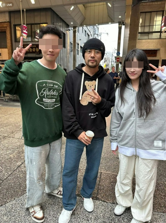 Trong hình ảnh mới nhất, Châu Kiệt Luân gầy đến mức không thể nhận ra.