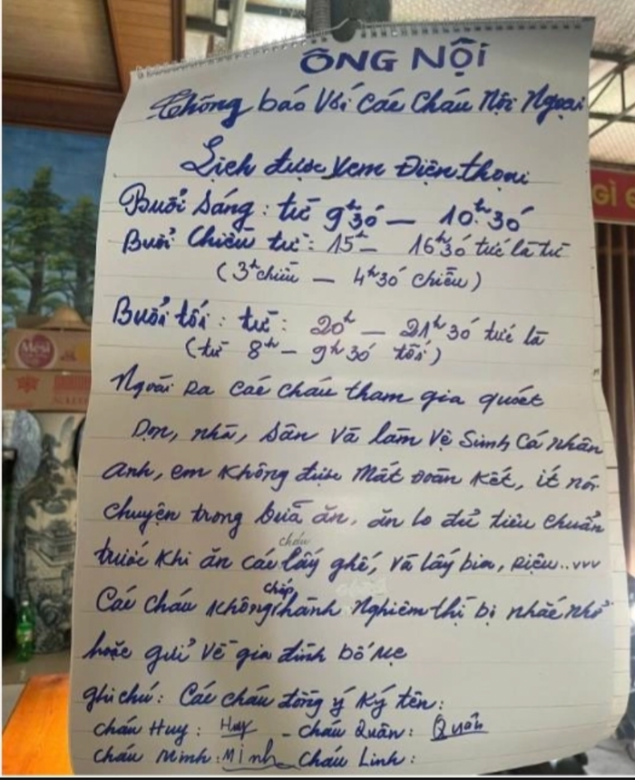 Bảng nội quy mà người ông đề ra cho các cháu khi về chơi nghỉ hè gây sốt mạng xã hội (Ảnh: Vnexpress).