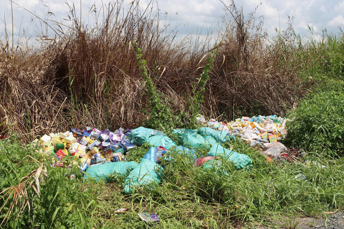 Cùng lúc đó, Sở An toàn thực phẩm TP HCM cũng đã tiếp cận vụ việc, cử cán bộ phối hợp với chính quyền địa phương và lực lượng công an để kiểm tra, thu giữ tang vật và xử lý theo thẩm quyền.