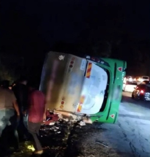 Xe chở sinh viên Đại học gặp tai nạn khiến 15 người thiệt mạng Ảnh 1