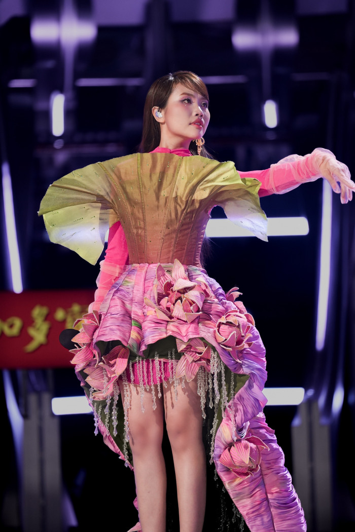Không ai khổ bằng Phương Mỹ Chi Ảnh 2