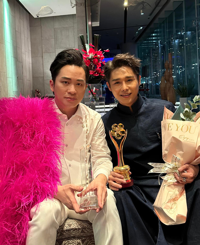 Tùng Dương luôn hết lời khen ngợi, thể hiện sự yêu mến mỗi khi nhắc đến em họ Tăng Duy Tân. Ảnh: FBNV