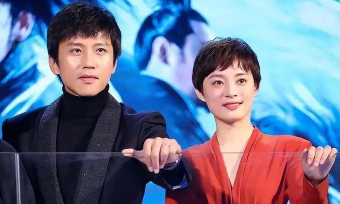 Hiện tại, Tôn Lệ và Đặng Siêu vẫn sống hạnh phúc bên các con (Ảnh: Weibo). 