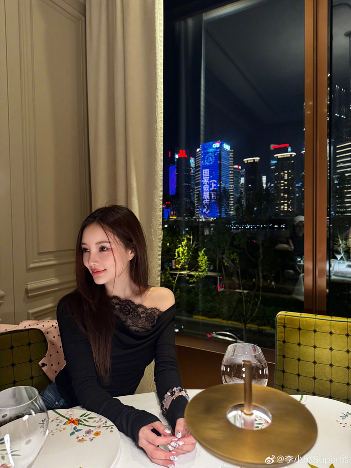 Một trong những hình ảnh mới nhất của diễn viên Lý Tiểu Lộ. Ảnh: Weibo