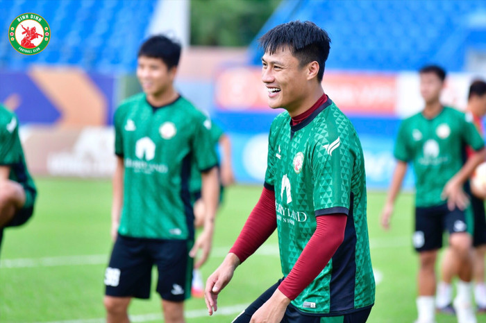 Theo nguồn tin của Saostar, Mạc Hồng Quân và nhiều cầu thủ sẽ được thanh lý hợp đồng. Ảnh: CLB Bình Định