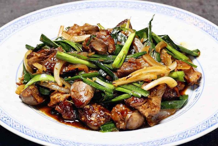 Món gan xào ngon miệng, giàu dinh dưỡng. (Ảnh The Japan News)