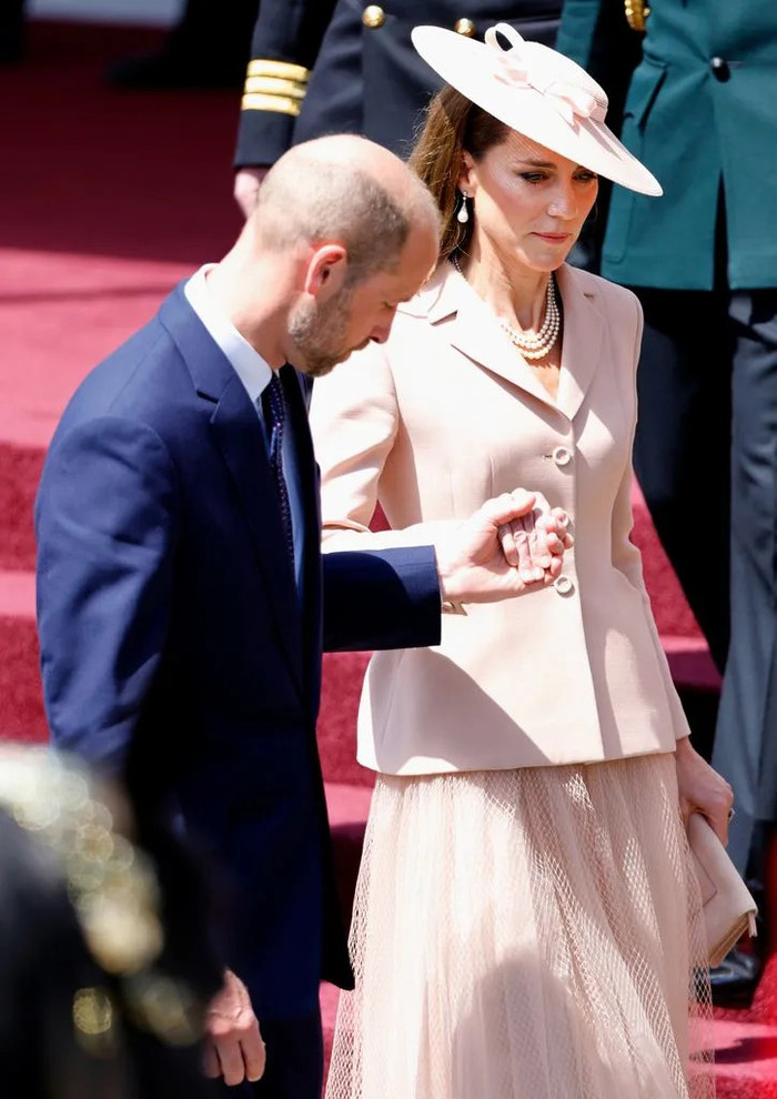 Nàng dâu Hoàng gia được truyền thông quốc tế khen ngợi tinh tế trong việc lựa chọn trang phục. (Ảnh: Newseek)