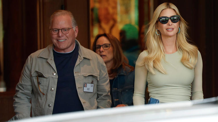 Ivanka xuất hiện cùng CEO Warner Bros. (Ảnh: Daily Mail)