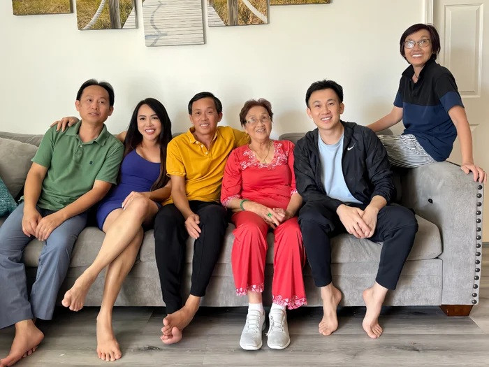 Nghệ sĩ Hoài Linh dành thời gian cho gia đình nhiều hơn. (Ảnh FBNV)