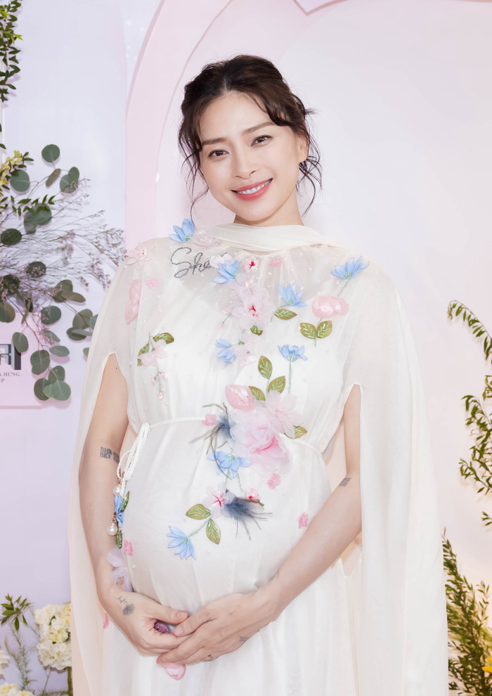 Ngô Thanh Vân đang hồi hộp chờ ngày đón con đầu lòng. Ảnh: FBNV