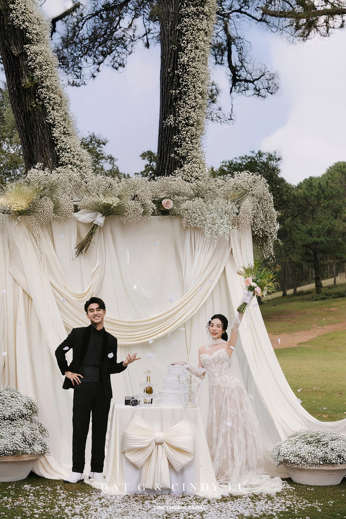 Trước giờ G, cả hai cùng đăng tải những dòng chia sẻ đong đầy cảm xúc. (Ảnh FBNV)