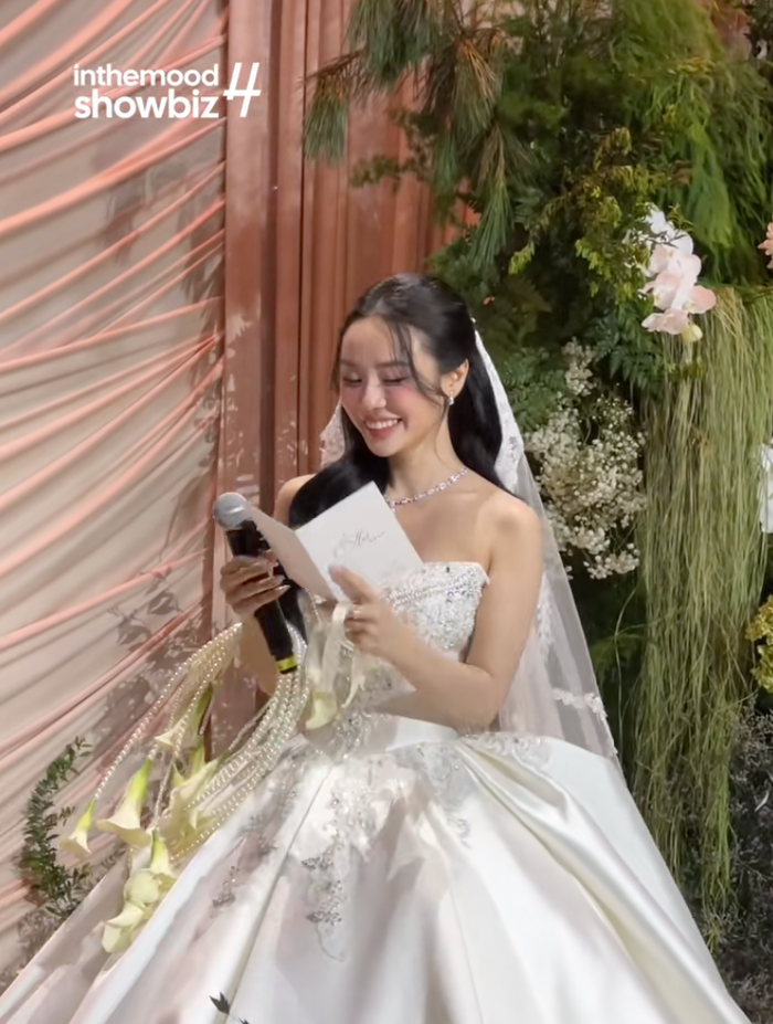 Cindy Lư nở nụ cười hạnh phúc khi gửi lời cảm ơn tới Đạt G đã cho bản thân được làm cô dâu. Ảnh: TikTok inthemoodforshowbiz