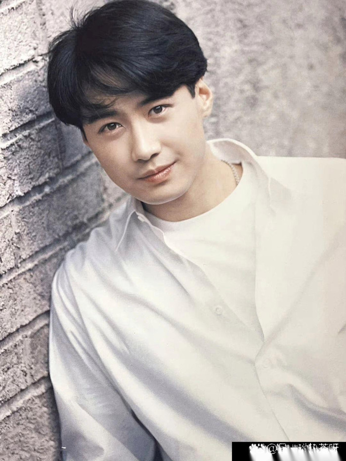 Cuộc hôn nhân đầu tiên từng đem đến những cay đắng cho Lê Minh. (Ảnh: Baidu)