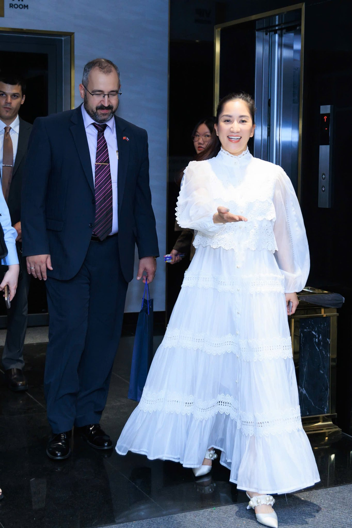 Khánh Thi đã tổ chức thành công giải đấu Vietnam Dancesport Festival 2025, tạo tiền đề để khiêu vũ thể thao Việt Nam vươn ra biển lớn. 