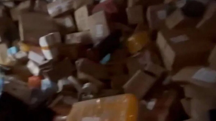 Người phụ nữ lấy hết 6 tỷ đồng mua đồ online vì không muốn cho ai mượn tiền Ảnh 1