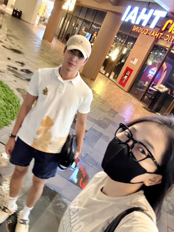 Nam diễn viên Việt chống nạng tập tễnh 2 tháng, phản ứng của vợ Á hậu gây chú ý Ảnh 6