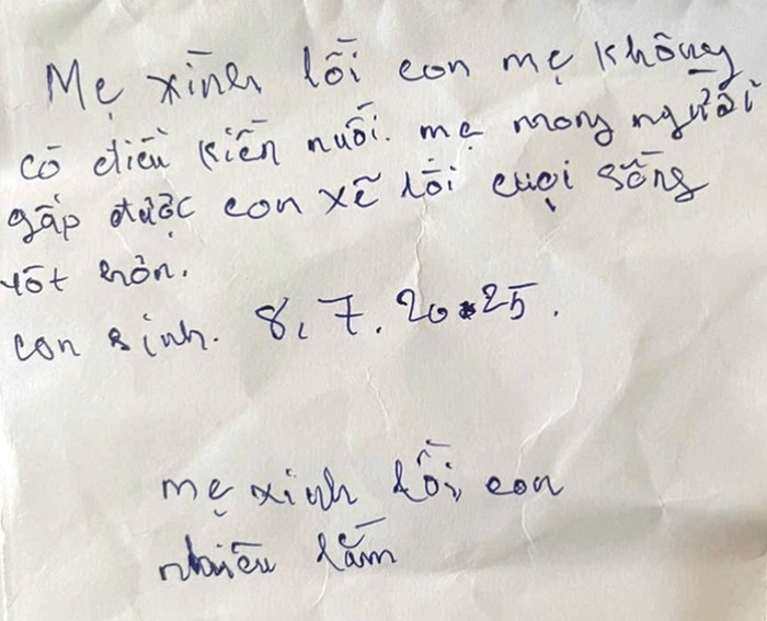 Bé trai sơ sinh bị bỏ rơi trong rừng cao su ở Đồng Nai, nội dung bức thư tay để lại gây chú ý Ảnh 1
