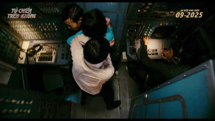 Nhìn phục trang của Kaity Nguyễn, đoán cốt truyện 'Tử Chiến Trên Không' Ảnh 3