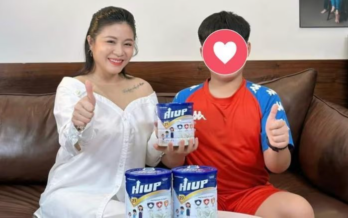 MC Hoàng Linh từng quảng cáo sữa Hiup. Ảnh chụp màn hình