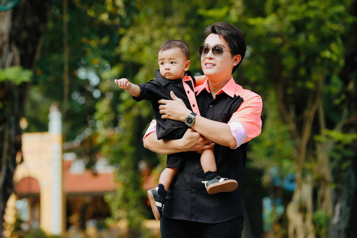 Hòa Hiệp từng nhắn nhủ tới vợ rằng bản thân mong muốn cả hai luôn ở bên nhau, đồng thời mong đối phương thông cảm vì những mâu thuẫn không đáng có. Ảnh: FBNV