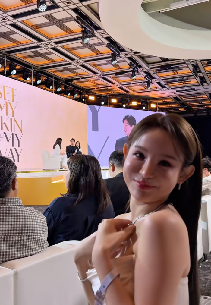 Huyền Baby 'tan chảy' vì có cơ hội được ngắm nhìn Lee Min Ho ở ngoài đời thực. Ảnh: TikTok huyenbaby_offical