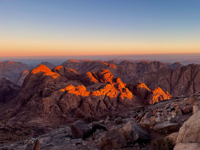 Dãy núi Sinai. (Ảnh: travelpulse)