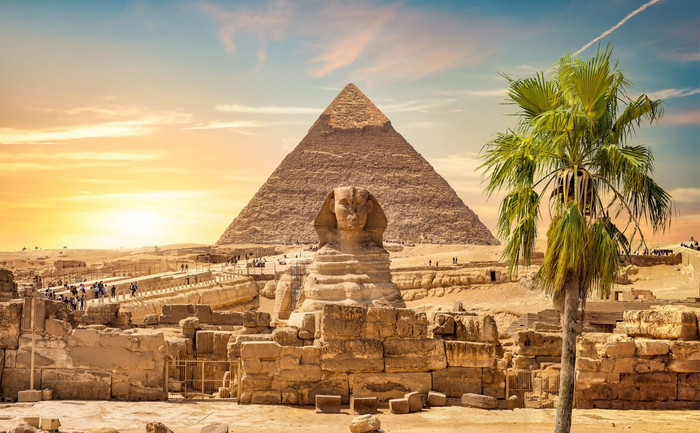 Vé vào Giza chỉ 120 EGP (~120.000 VND), ăn bữa no nê dưới 5 USD. (Ảnh: travelpulse)