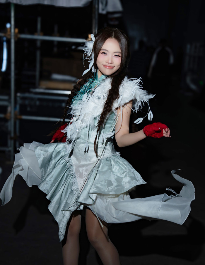 Dân mạng tràn vào chúc mừng Phương Mỹ Chi Ảnh 5