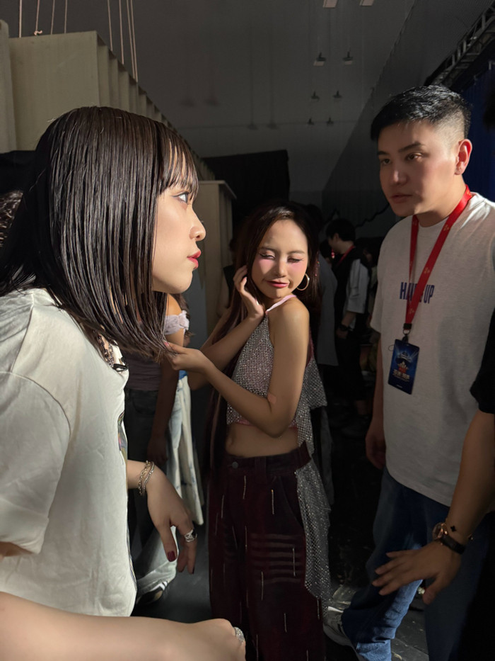 Hình ảnh mới nhất mà Phương Mỹ Chi chia sẻ có sự xuất hiện của người bạn Miyuna. Ảnh: FBNV