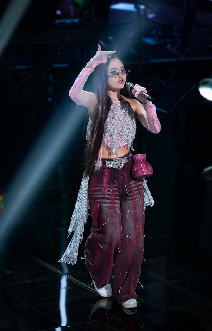 Phương Mỹ Chi tự tin 'bắn rap' tại Sing! Asia 2025. Ảnh: NVCC