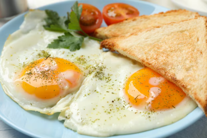 Ăn sáng trước 7h có thể dần dần cải thiện tình trạng sức khoẻ đáng kể. Ảnh: Freepik