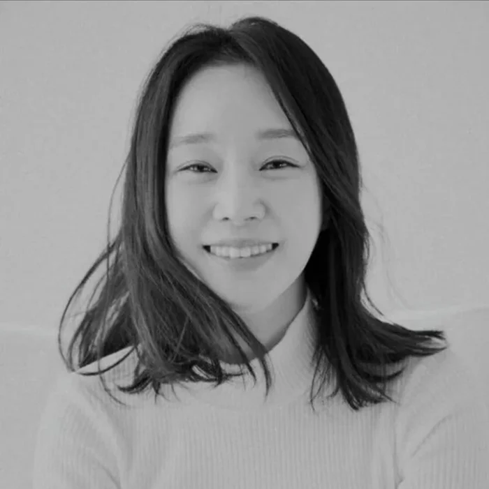 Trước đó hôm 1/7, thông tin Lee Seo Yi qua đời ở tuổi 43 cũng khiến làng giải trí Hàn Quốc bàng hoàng.&nbsp;