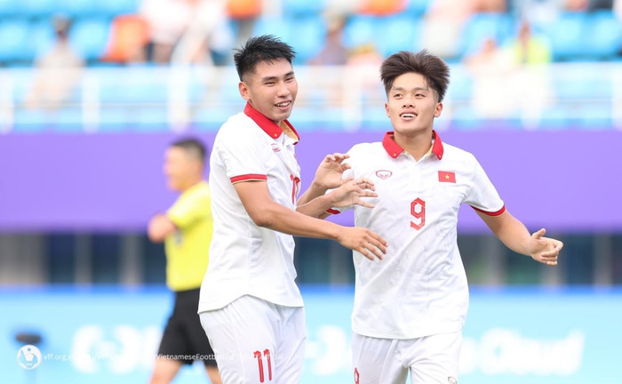 Tiền đạo Nguyễn Quốc Việt đã ghi bàn trong ngày U22 Việt Nam thắng 5-0 trước U22 Đài Loan. Ảnh: VFF