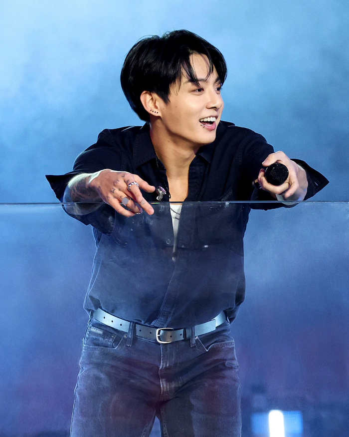 Jungkook (BTS) chạm tới đẳng cấp Billie Eilish và Harry Styles Ảnh 5