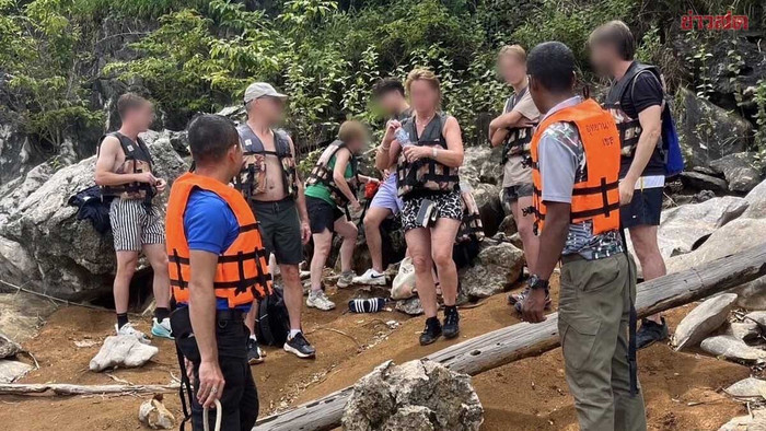 Lật tàu du lịch tại đập nước: 16 du khách được cứu sống, nữ hướng dẫn viên thiệt mạng Ảnh 1